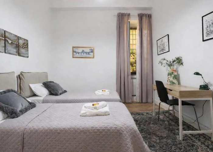 Apartment Passeggiata Di Ripetta Tevere View Spacious 2 Bedroom For 7 Pax